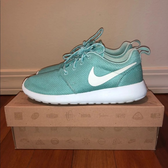tiffany blue nike shoes